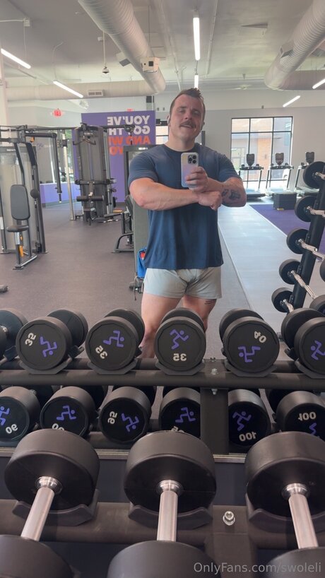 Swoleli model erotic photo