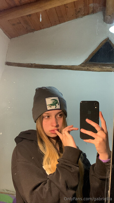 Gabriellla model hot photo