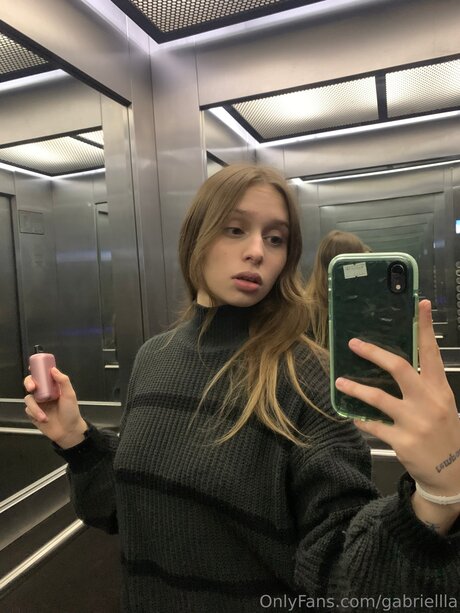 Gabriellla model free photo