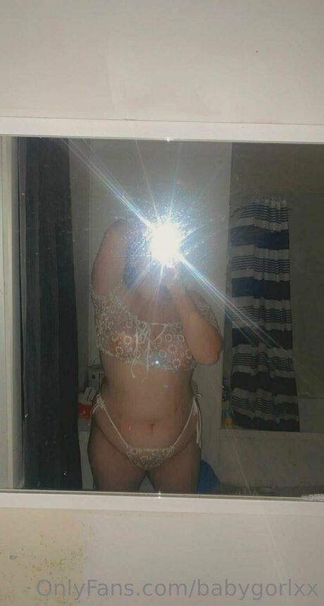 Babygorlxx model naked img