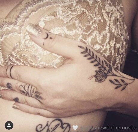 Slasher J naked pornstar photo