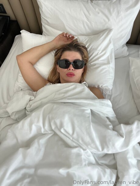 Dr Louren model best pic