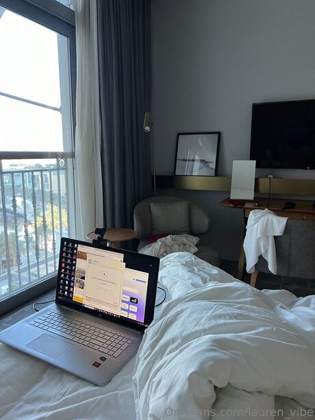 Dr Louren model best pic