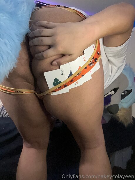 Nakeycolayeen star pornographic photos