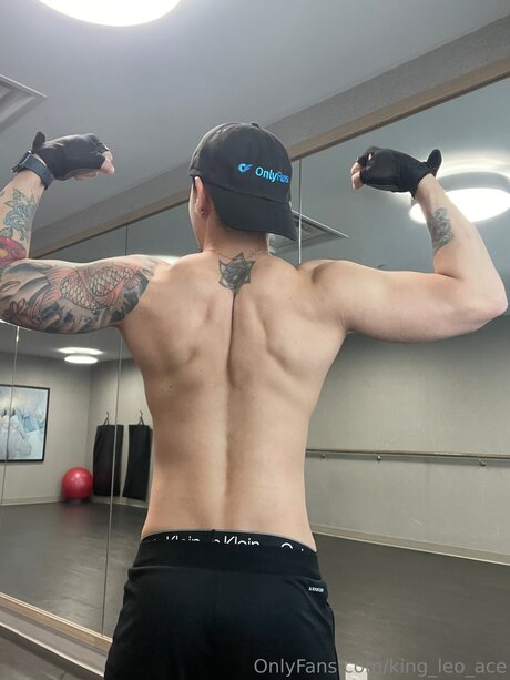 King Leo Ace naked pornstar image