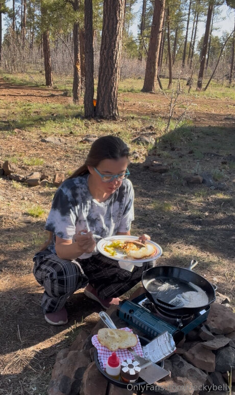 Beckybelly nudes model image