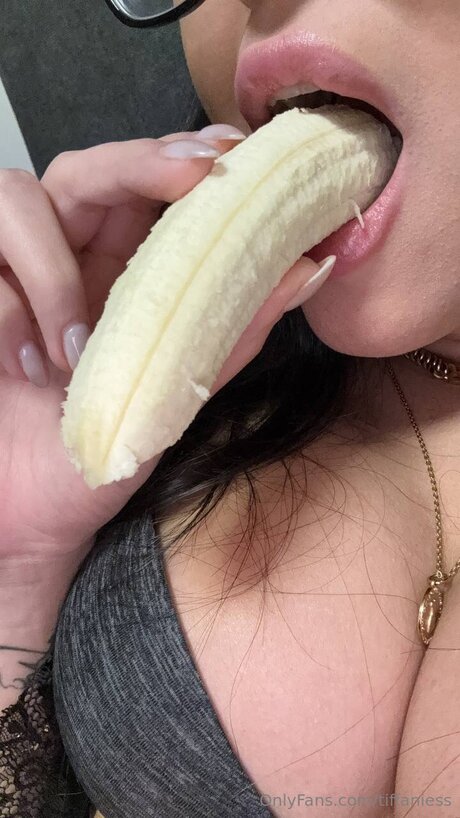 Tiffaniess art pornstar photo