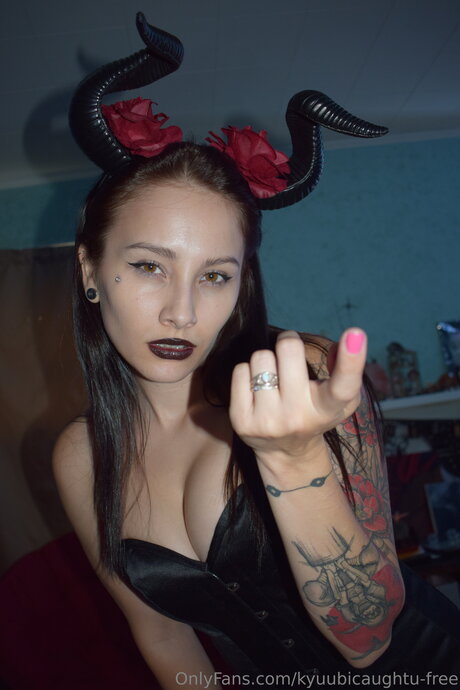 Kyuubicaughtu Free naked star picture