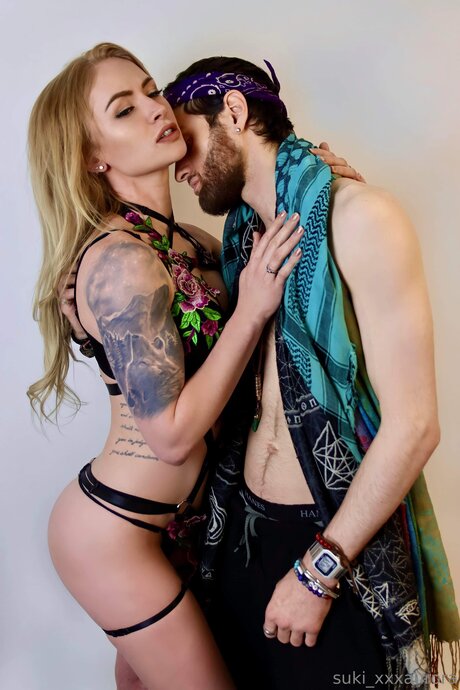 Suki Xxxaurora model nudes pic