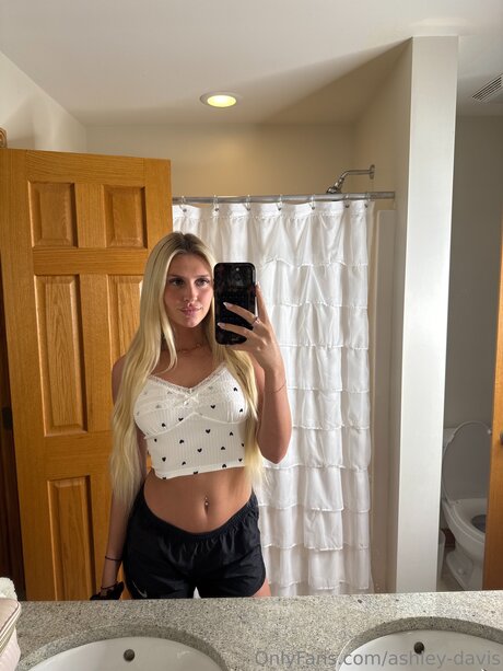 Ashley Davis art actress galleries