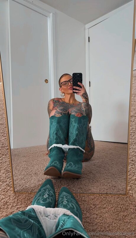 Midwestbabex beautiful actress pic