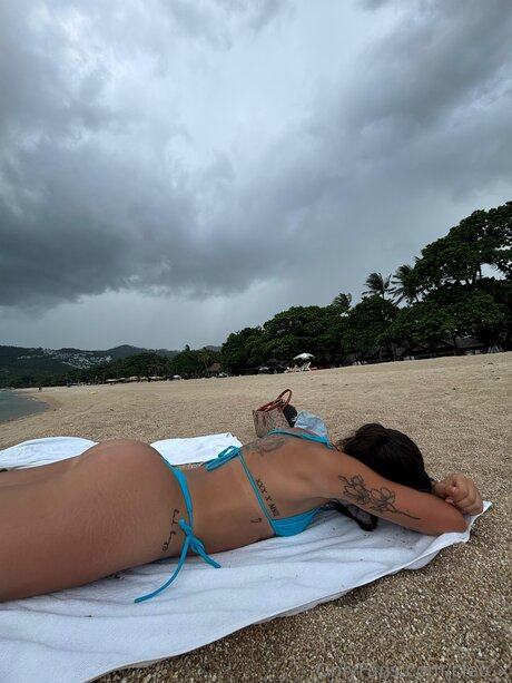 Cleo X naked model picture