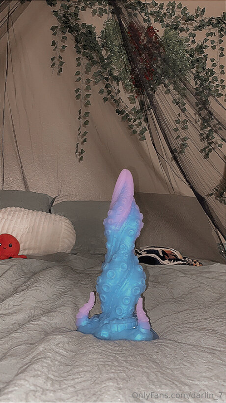 Darlin 7 model pornographic image