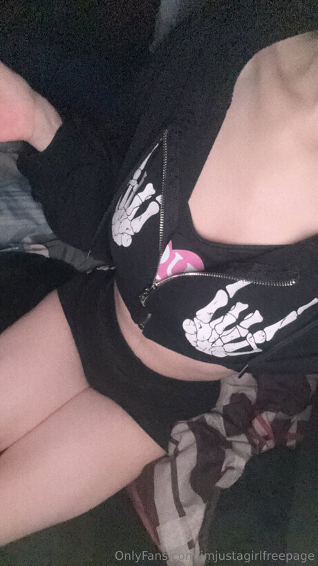 Imjustagirlfreepage free actress pics