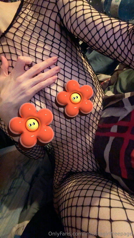 Imjustagirlfreepage erotic pornstar image