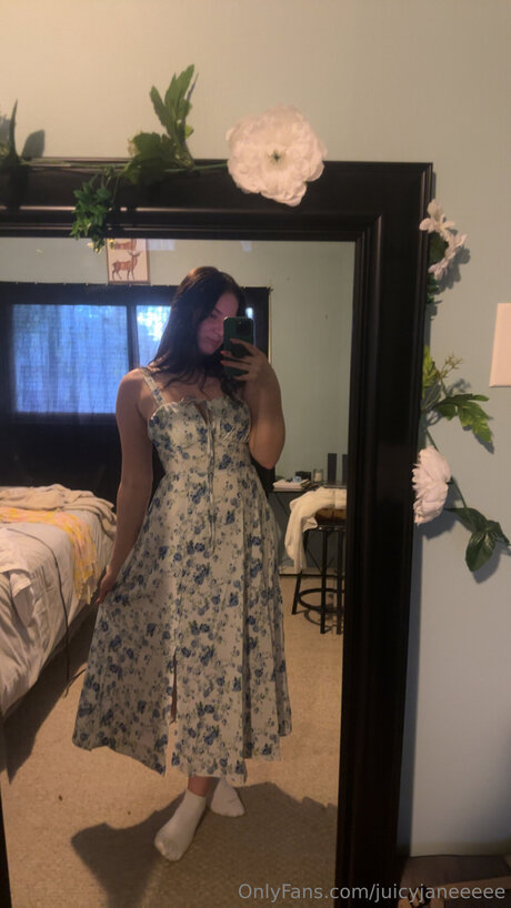 Juicyjaneeeee hot model photos