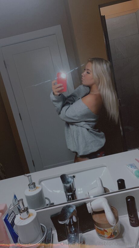 Itsblondebarbie star pornographic photo