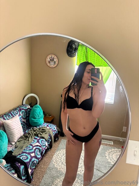 Hoezy69 free actress photos