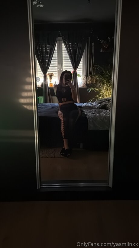 Sweetyasmiin star porn image