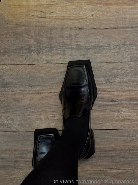 Goddess Ginnarosse model nude archive