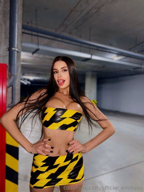 Official Emiliaxo beautiful model gallery