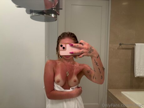 nude strip onlyfans exclusive photo