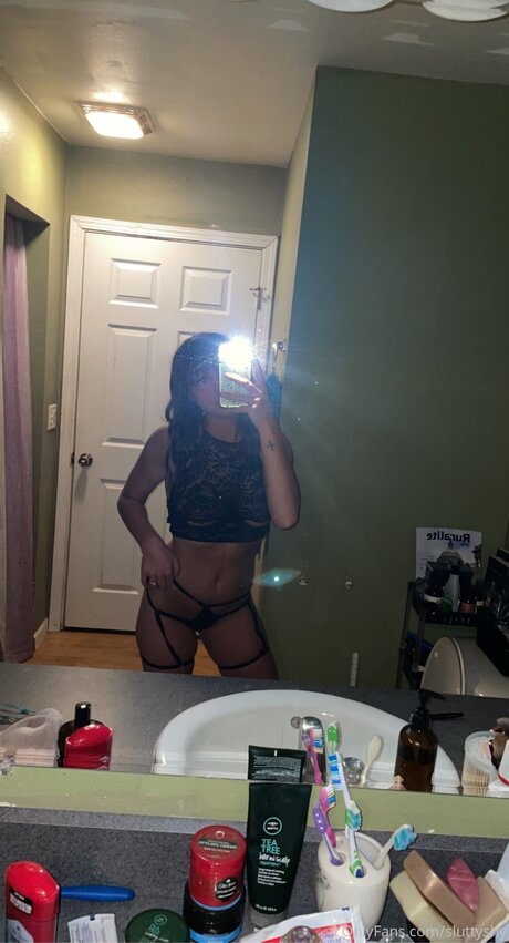 Sluttyshy pornstar xxx photo