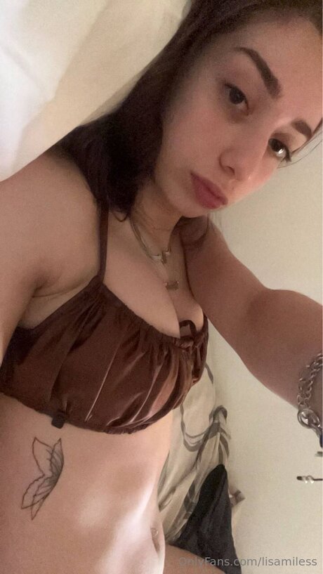 Lisamiless model adult picture