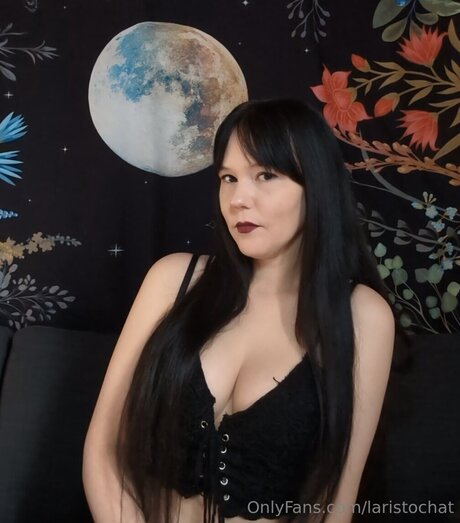 Laristochat pornographic actress img