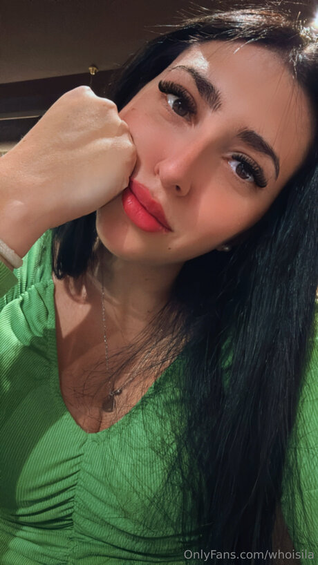 Whoisila nude pornstar gallery