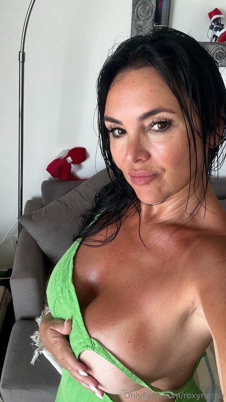 Roxynerea star high quality pic