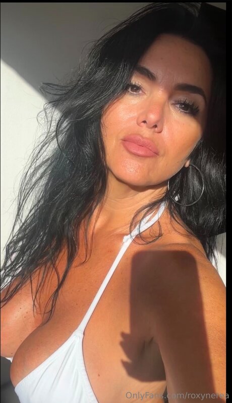 Roxynerea hd actress gallery