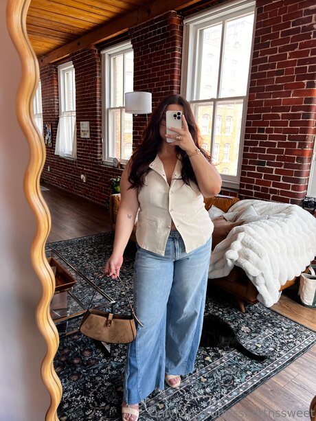 Sshortnssweet model nice picture