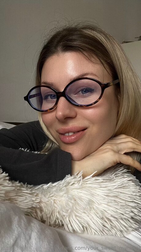 Your Sweet Mummy hot pornstar picture