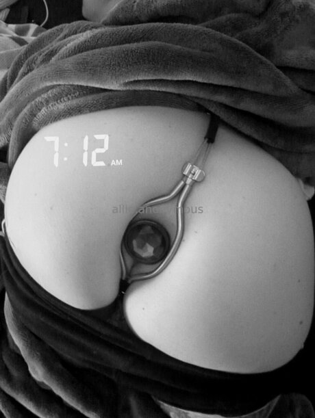 Allie Anonymous model sex picture