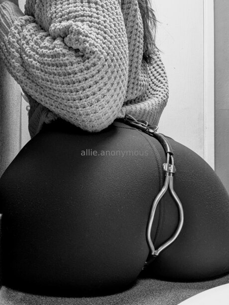 Allie Anonymous model erotic pics