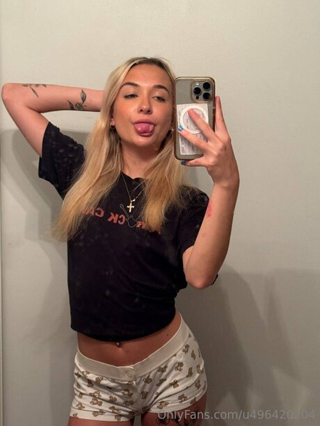 Kelseyblue naked pornstar archive