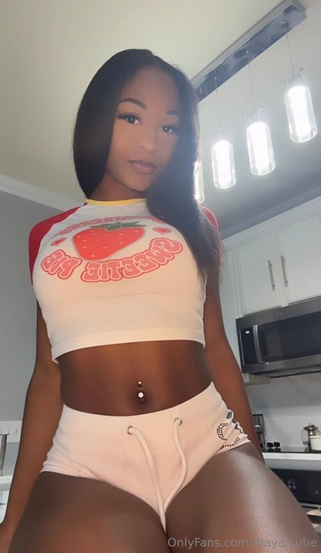 Maya Cutie star xxx pics