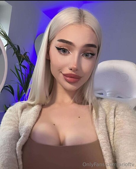 Arioftv pornstar erotic pics