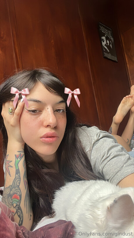 Gindust model beautiful photos