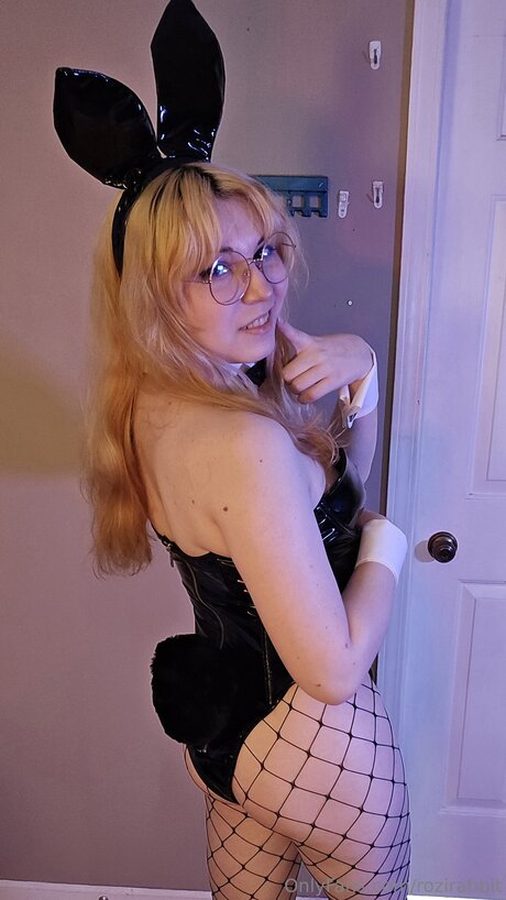 skinny blonde milf onlyfans art porn archive