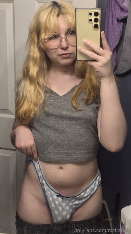 Rozirabbit pornographic model img