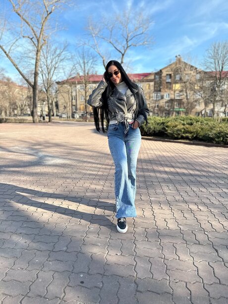 Emilyy Ly model naked pics