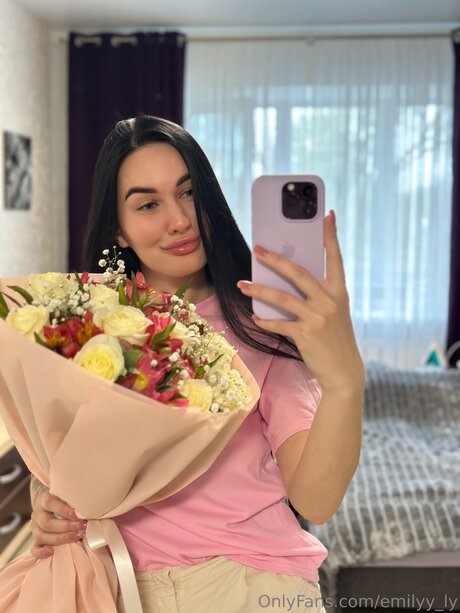 Emilyy Ly pornstar top gallery