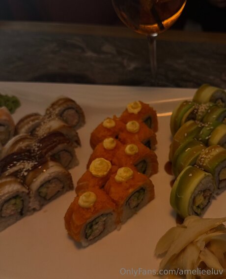 Amelieeluv porn model img