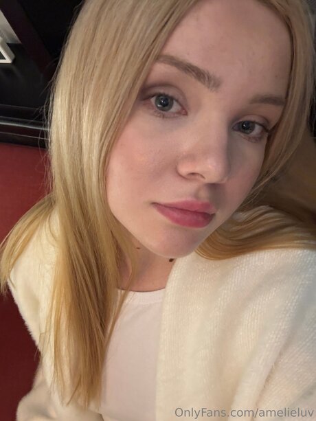 Amelieeluv star erotic pictures