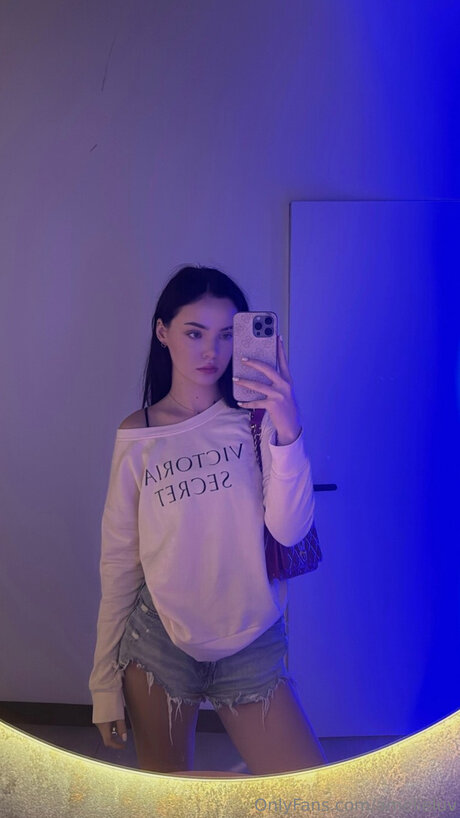 Amelieeluv pornstar photos