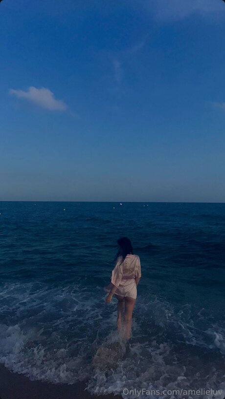 Amelieeluv art actress gallery