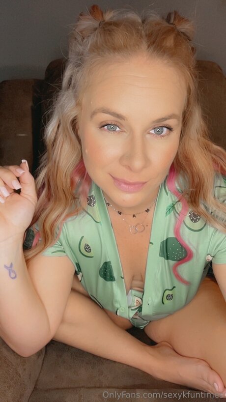 Sexykfuntimes xxx star pictures