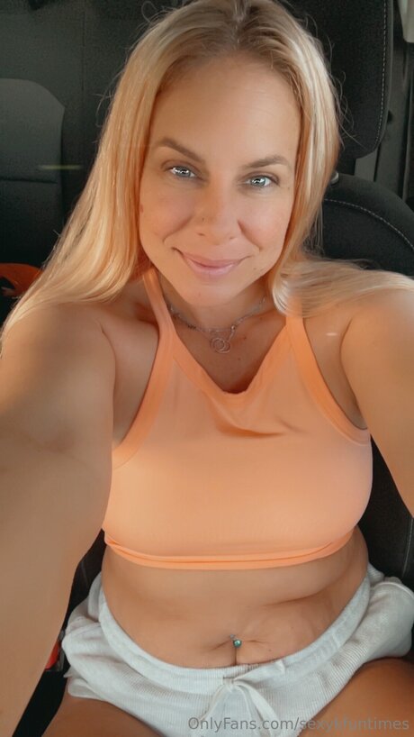 Sexykfuntimes model free image